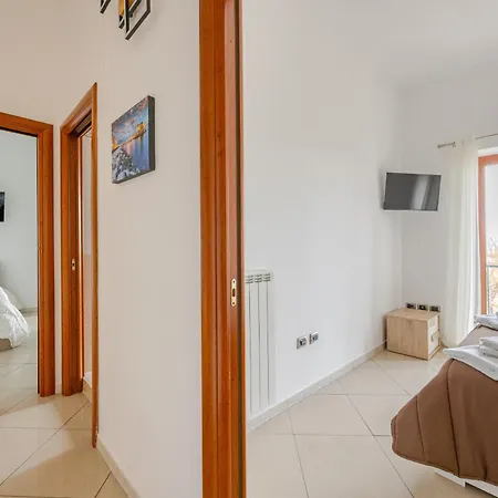 Royal Palace Capodimonte - Just A Stone's Throw From The Center Διαμέρισμα *