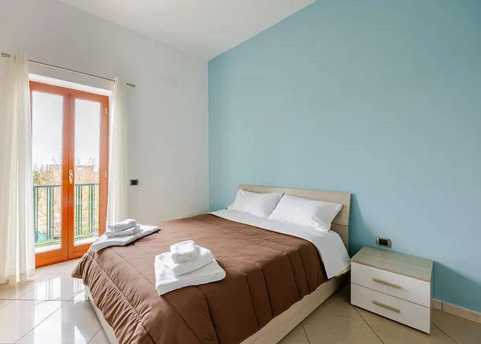 Royal Palace Capodimonte - Just A Stone's Throw From The Center Νάπολη